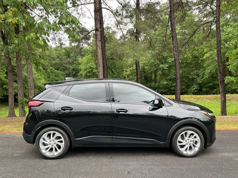 New 2027 Chevrolet Bolt LT FWD image 11