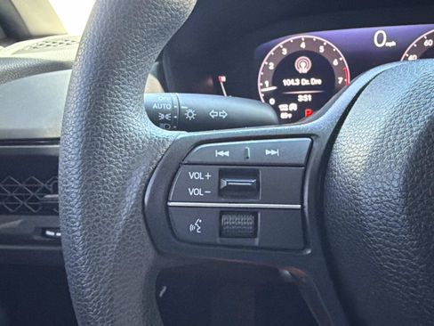 Used 2025 Honda Accord LX image 17