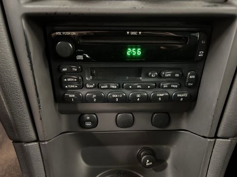 Used 2001 Ford Mustang Coupe image 11