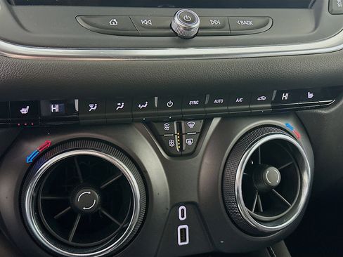 Used 2024 Chevrolet Blazer LT w/ Convenience Package image 24