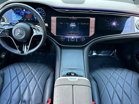 Certified 2022 Mercedes-Benz EQS 580 4MATIC Sedan image 4