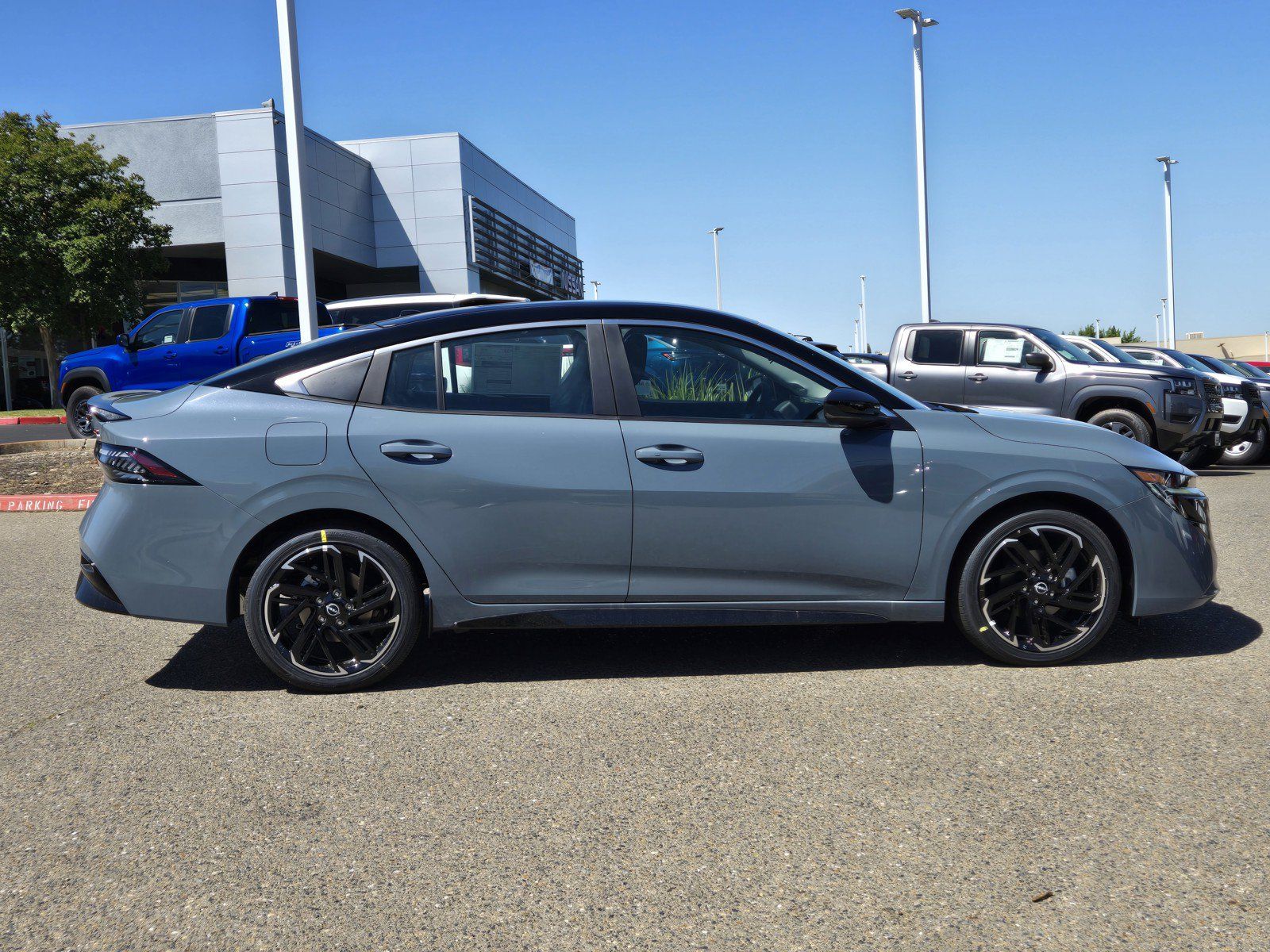 New 2026 Nissan Sentra SR w/ Floor Mat Package FWD image 3