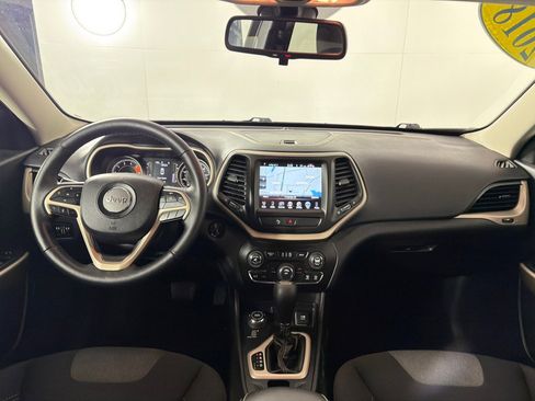 Used 2018 Jeep Cherokee Latitude image 26