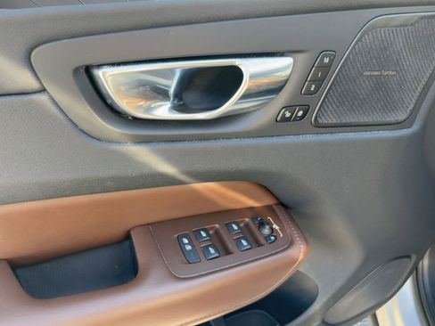 Certified 2023 Volvo XC60 B5 Ultimate w/ Protection Package Premier image 13