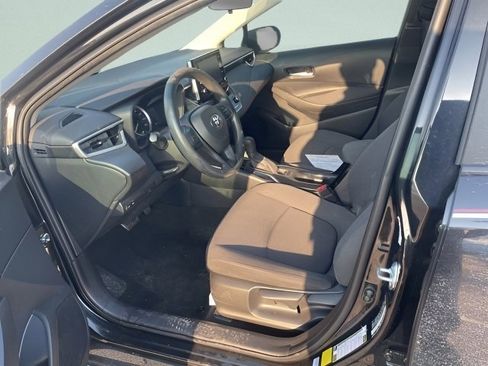 Used 2021 Toyota Corolla LE image 16