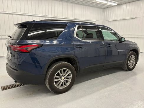 Used 2022 Chevrolet Traverse LT FWD image 9