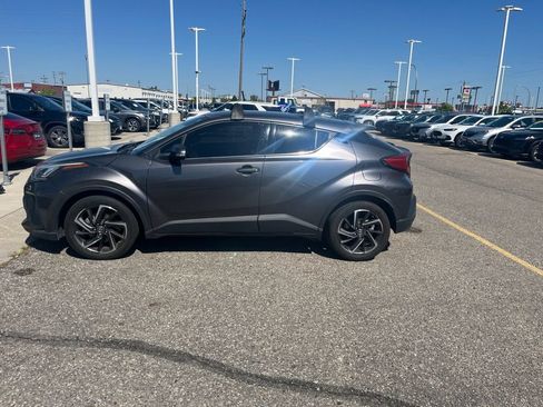 Used 2021 Toyota C-HR Limited FWD image 7