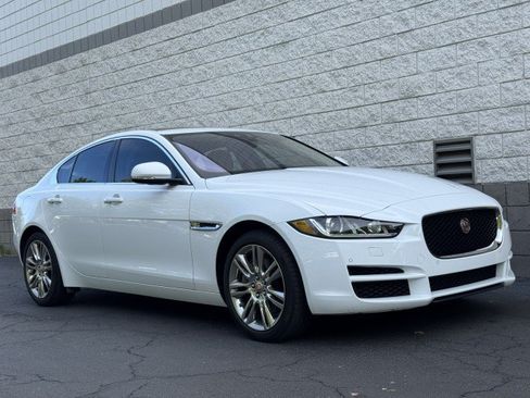 Used 2019 Jaguar XE Premium AWD/4WD image 18