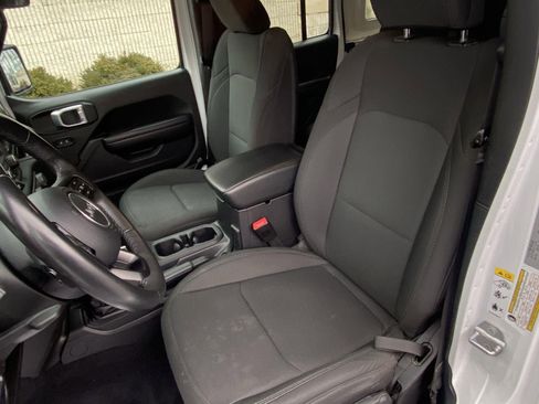 Used 2019 Jeep Wrangler Unlimited Sport S image 12
