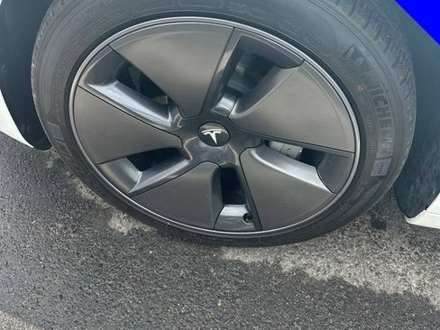 Used 2023 Tesla Model 3 Standard Range RWD image 2