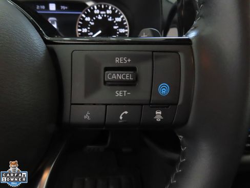 Used 2025 Nissan Pathfinder SL FWD image 15