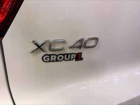 Used 2022 Volvo XC40 T5 R-Design w/ Advanced Package AWD/4WD image 31