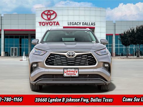 Used 2026 Toyota Highlander XLE AWD/4WD image 6