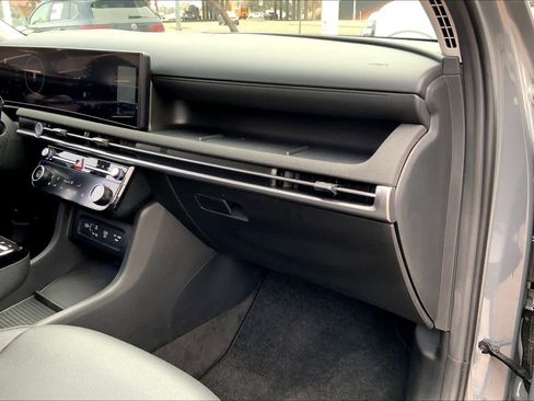 Used 2025 Hyundai Tucson Limited FWD image 19