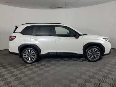 Used 2025 Subaru Forester Touring w/ Popular Package - Touring image 3