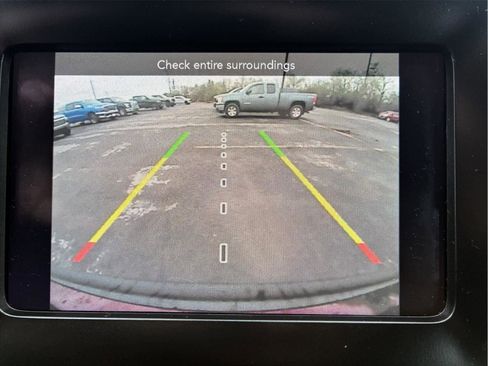 Used 2020 Jeep Cherokee Latitude Plus w/ Cold Weather Group AWD/4WD image 25