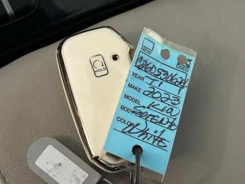 Used 2023 Kia Sorento FWD image 54