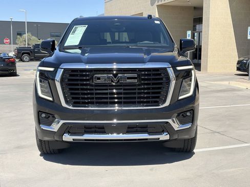 Used 2025 GMC Yukon Elevation w/ Elevation Premium Package AWD/4WD image 2