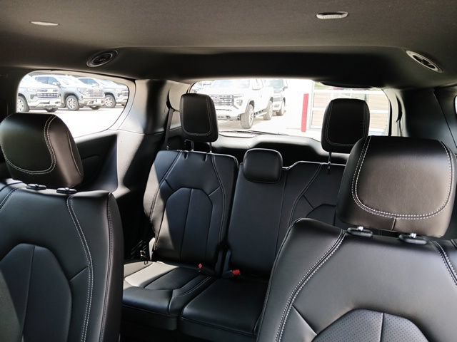 New 2027 Chrysler Pacifica LX FWD image 17