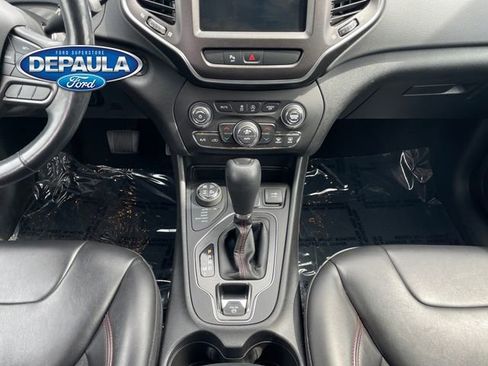 Used 2020 Jeep Cherokee Trailhawk w/ Cold Weather Group AWD/4WD image 14