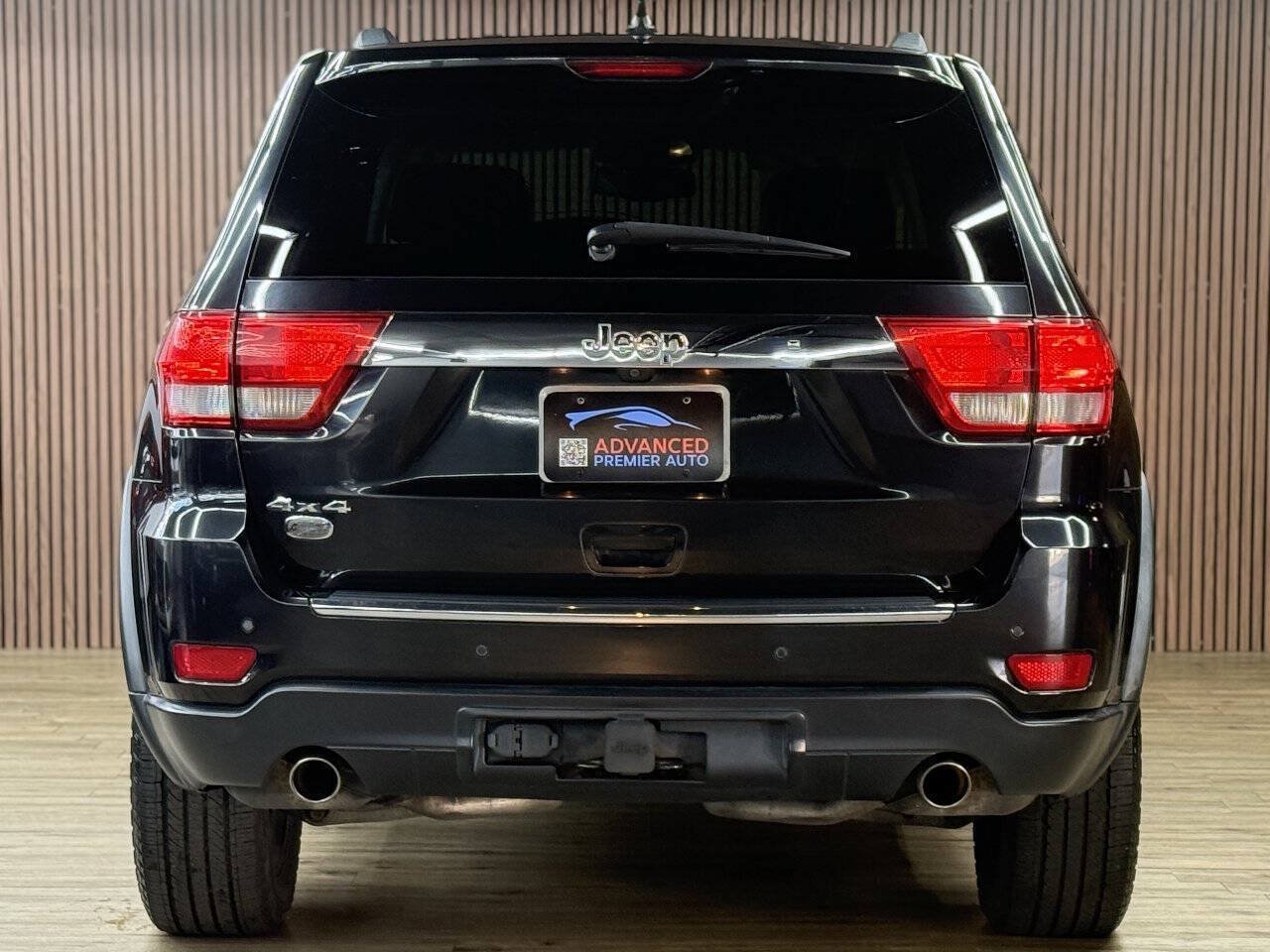 Used 2011 Jeep Grand Cherokee Overland AWD/4WD image 14