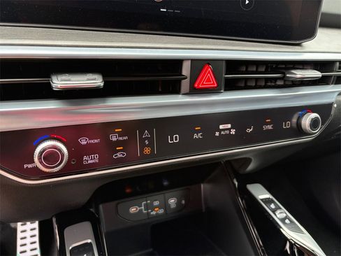 New 2025 Kia Sorento SX image 29