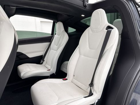 Used 2023 Tesla Model X Plaid image 31