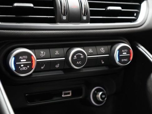 New 2025 Alfa Romeo Giulia Intensa AWD w/ Driving Assist Package image 27