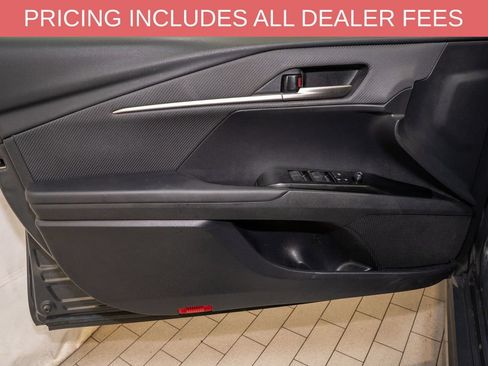 Used 2025 Toyota Camry SE FWD image 11