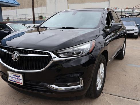 Used 2019 Buick Enclave Preferred w/ LPO, Cargo Package FWD image 3