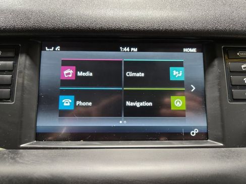 Used 2019 Land Rover Discovery Sport HSE image 19