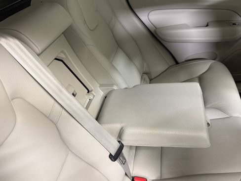 Used 2023 Volvo XC60 B5 Plus AWD/4WD image 29