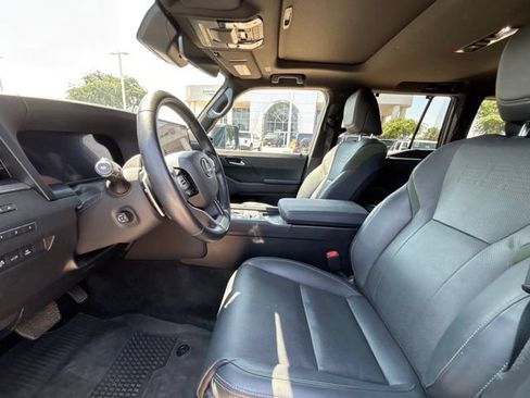 Used 2024 Lexus GX 550 AWD/4WD image 10