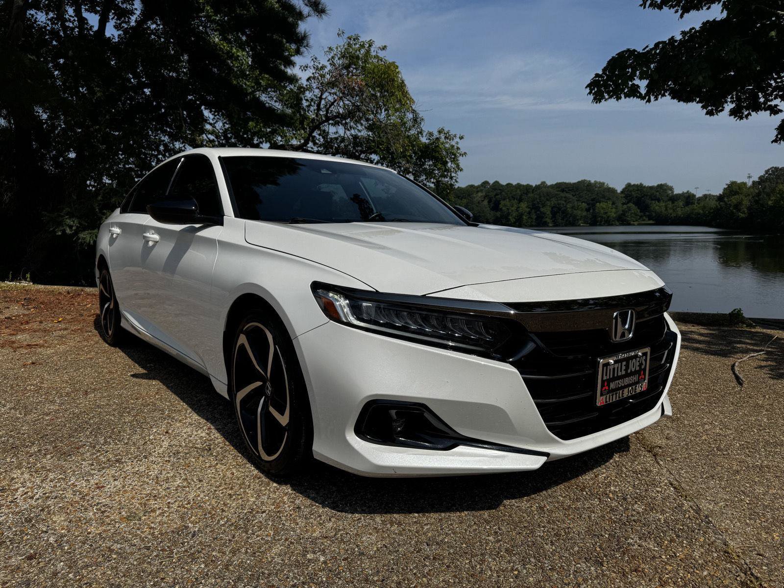 Used 2022 Honda Accord Sport image 1