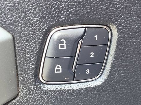 Used 2016 Ford F150 Lariat w/ Equipment Group 502A Luxury AWD/4WD image 18