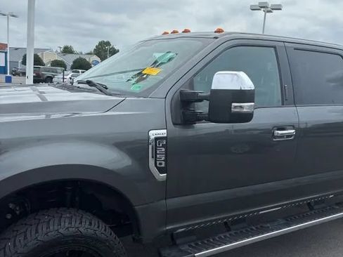 Used 2017 Ford F250 Lariat w/ Chrome Package AWD/4WD image 2