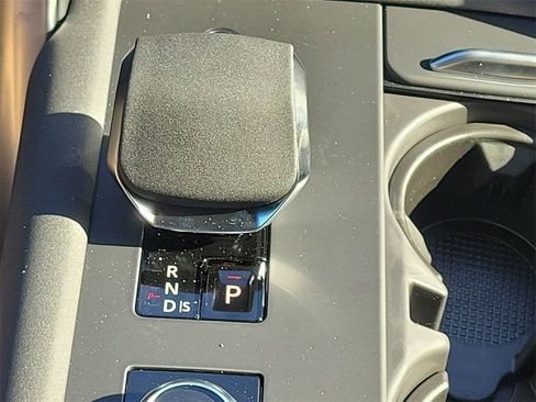 New 2026 Land Rover Discovery Limited Edition image 20