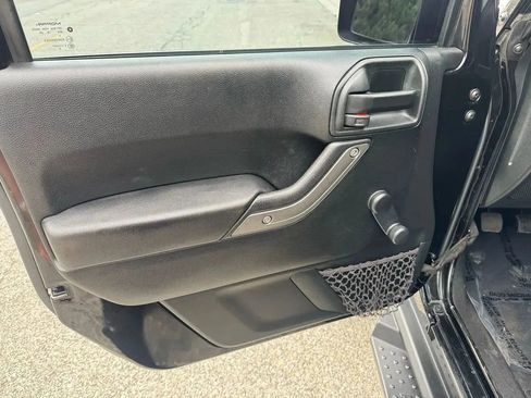Used 2018 Jeep Wrangler Unlimited Sport AWD/4WD image 16