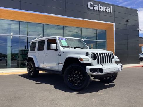 Used 2023 Jeep Wrangler Unlimited Sahara AWD/4WD image 2
