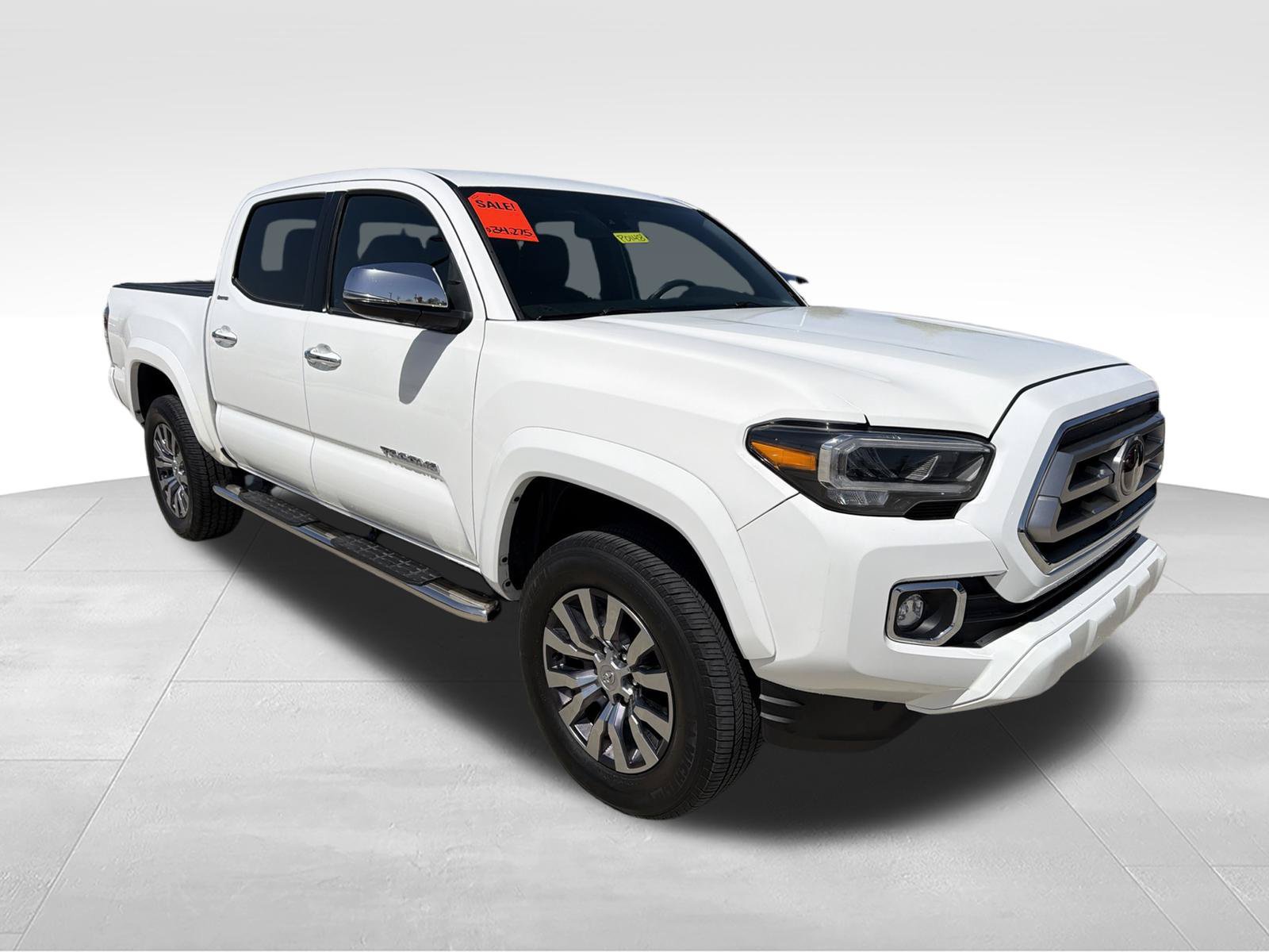 Used 2021 Toyota Tacoma Limited RWD image 3