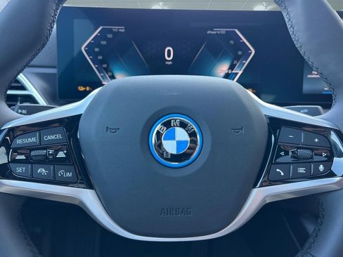 Used 2025 BMW i4 eDrive40 w/ Premium Package RWD image 15