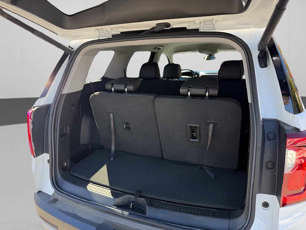 Used 2023 GMC Acadia SLT AWD/4WD image 27