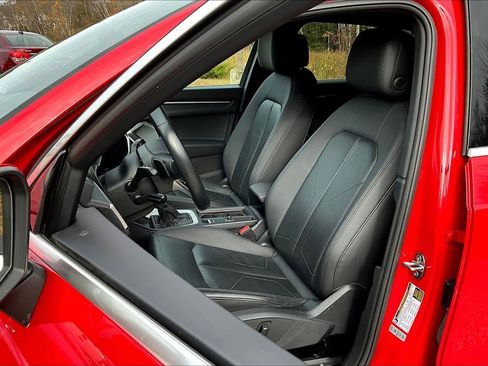 Used 2024 Audi Q3 2.0T Premium image 8