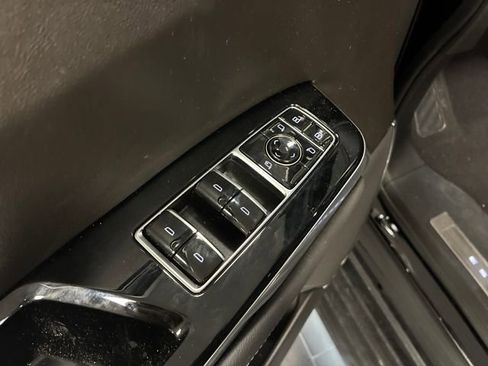 Used 2025 Cadillac Escalade Sport AWD/4WD image 11