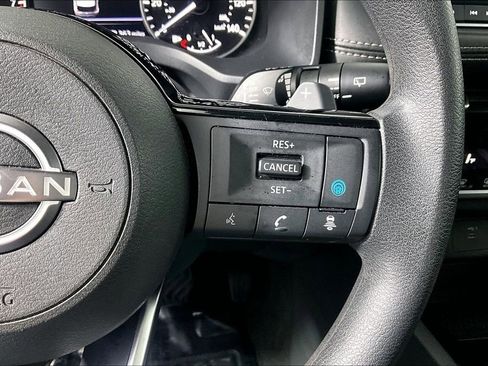 Used 2023 Nissan Rogue SV FWD image 19