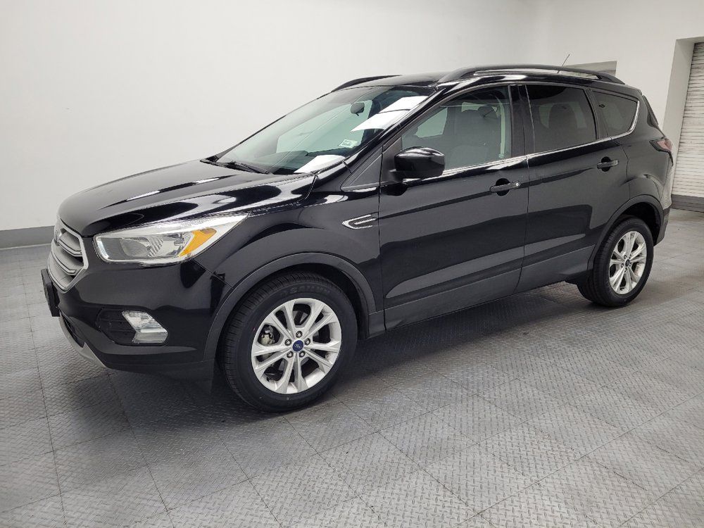 Used 2018 Ford Escape SE FWD image 2