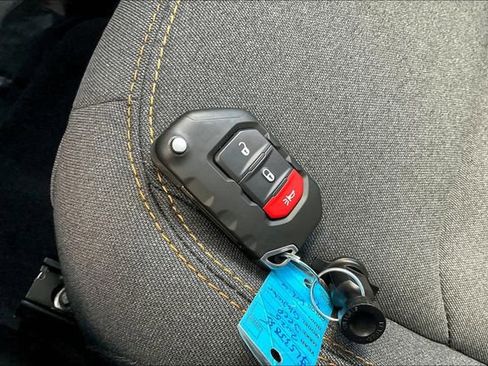 New 2025 Jeep Gladiator Sport image 24