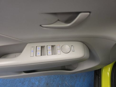 Used 2024 Hyundai Kona SEL AWD/4WD image 17