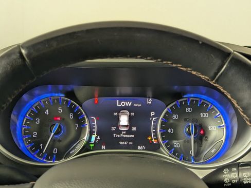 Used 2020 Chrysler Pacifica Touring-L Plus w/ Tire & Wheel Group FWD image 19