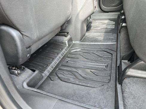 Used 2023 GMC Terrain SLE w/ Driver Convenience Package image 35